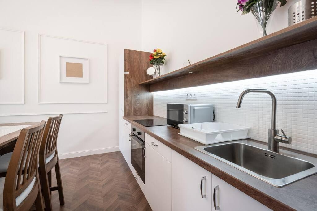 Stylish Apartment In The City Center — Photos 1